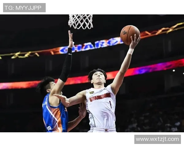 胡明轩：从青涩少年到篮球场上的璀璨明星之路探索