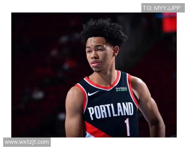 特雷杨领衔新一代篮球明星展现惊人天赋与无畏精神